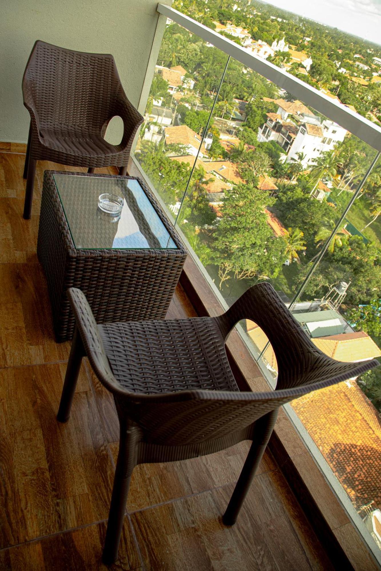 Negombo Ocean Breeze - Bliss On The Beach Luxury Apartments By Serendib Vacation Kültér fotó