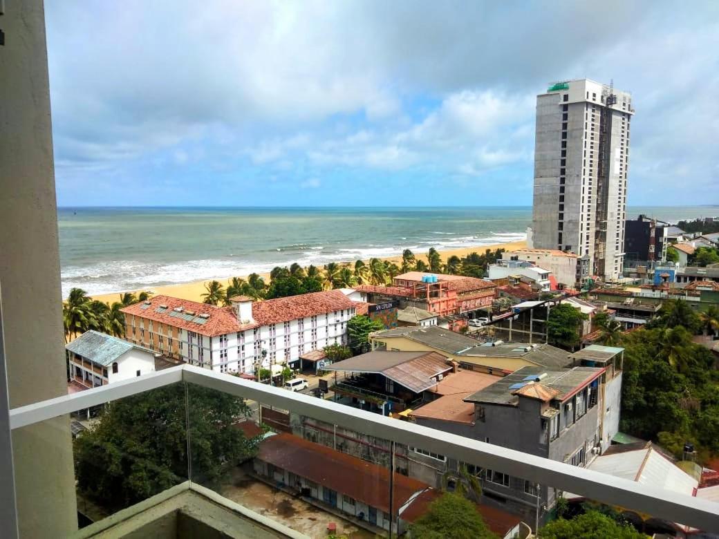 Negombo Ocean Breeze - Bliss On The Beach Luxury Apartments By Serendib Vacation Kültér fotó