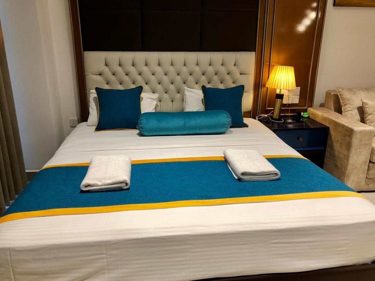 Negombo Ocean Breeze - Bliss On The Beach Luxury Apartments By Serendib Vacation Kültér fotó